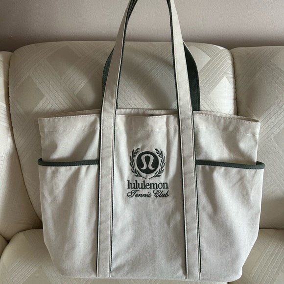 lululemon athletica Handbags - Lululemon Daily Multi-pocket Canvas Tennis Tote Bag 20L